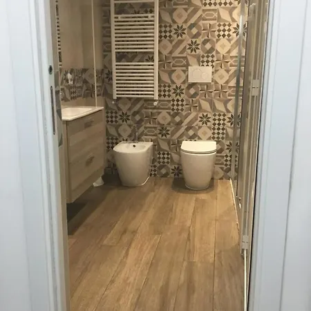 Maison 128 * バーリ