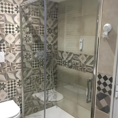 Maison 128 バーリ